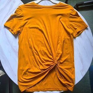 ✨NWOT✨ Dex Tied Tee